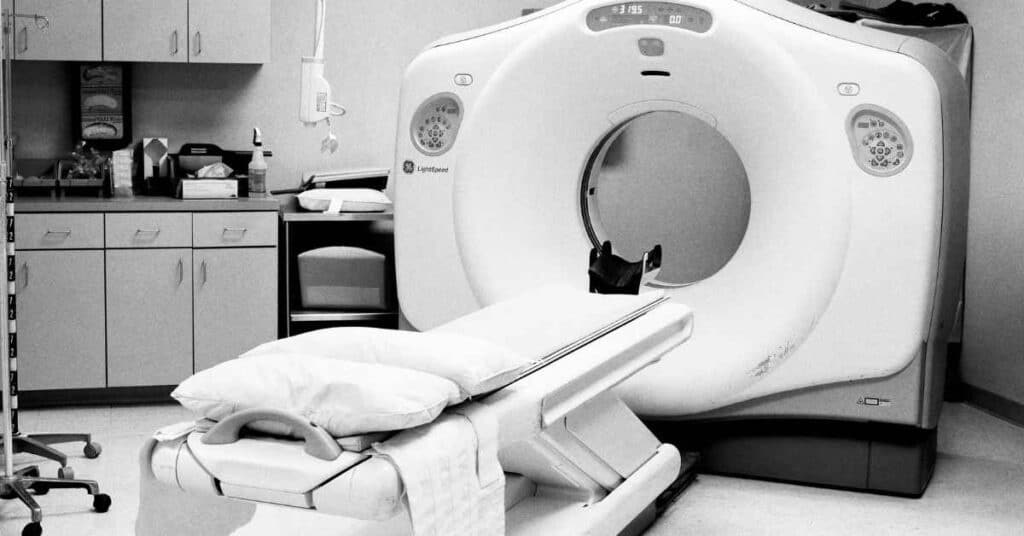 knee mri cost in chandigarh - 86995 72364